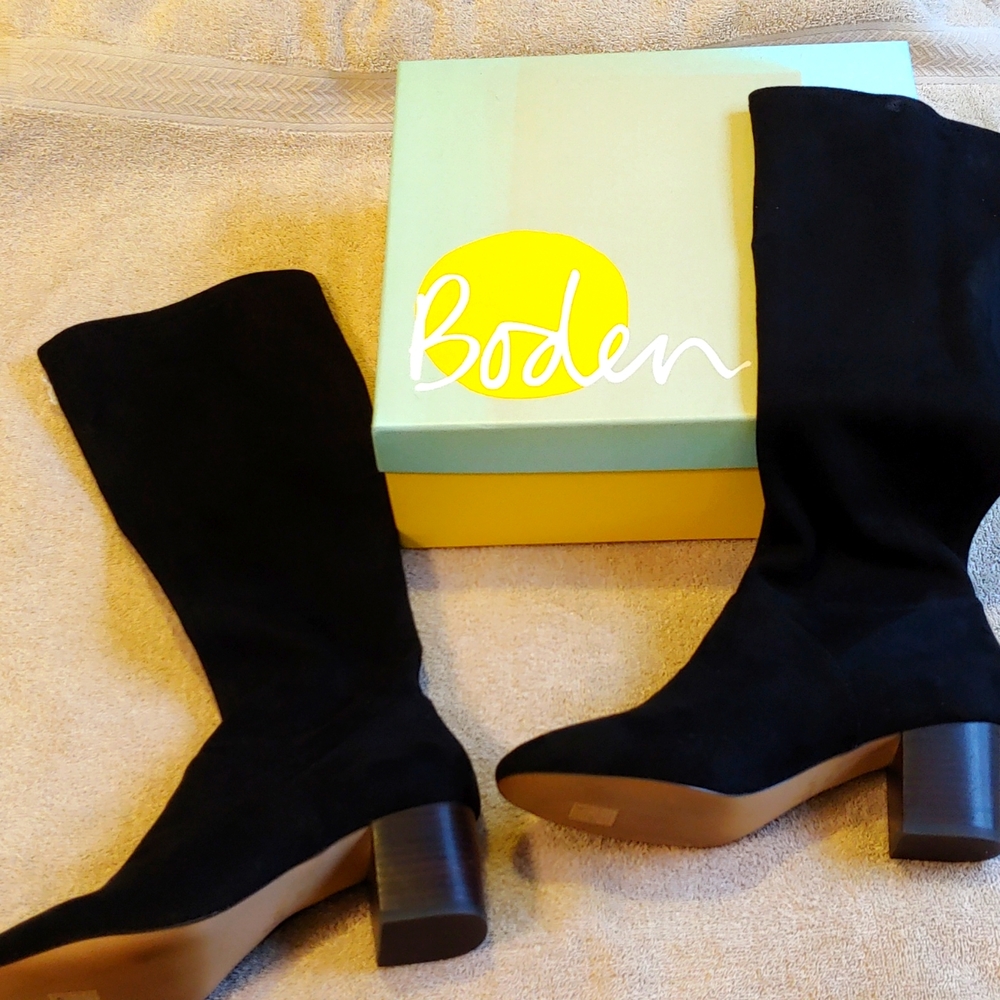 Boden Round Toe Stretch tall boots